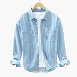 Men's denim shirt with button closure and chest pocket