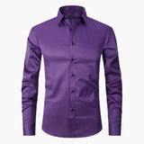 Men's shirt with classic collar and button closure