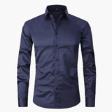 Men's shirt with classic collar and button closure