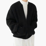 Men's vest with zip closure, round collar, and side pockets