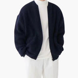 Men's vest with zip closure, round collar, and side pockets