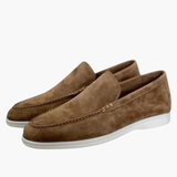 Slip-on men's moccasins with suede upper and white sole