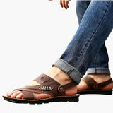Men's sandals with adjustable straps and ergonomic design